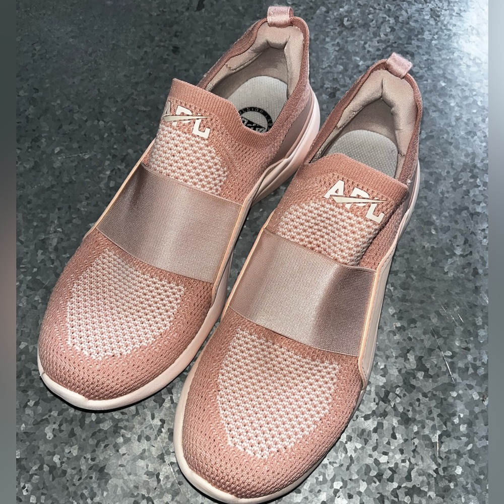APL-TechLoom Bliss Knit Running Shoe - Picture 2 of 9